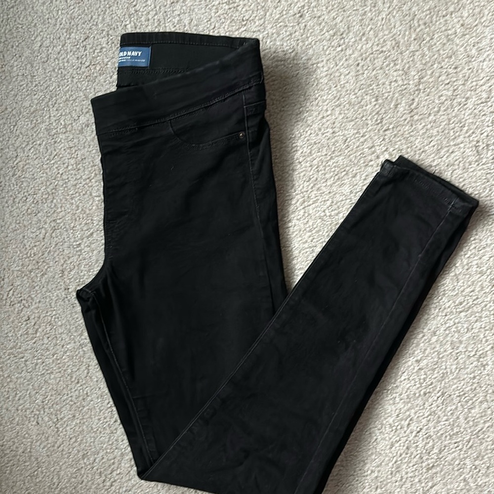 Old Navy Rockstar Black pull on pants. Mid rise Sz 8Tall